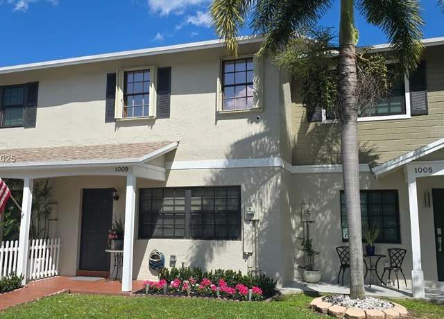 Property at 1009 NW 107th Ave #1009, Pembroke Pines, FL 33026, 2 beds, 2.5 baths