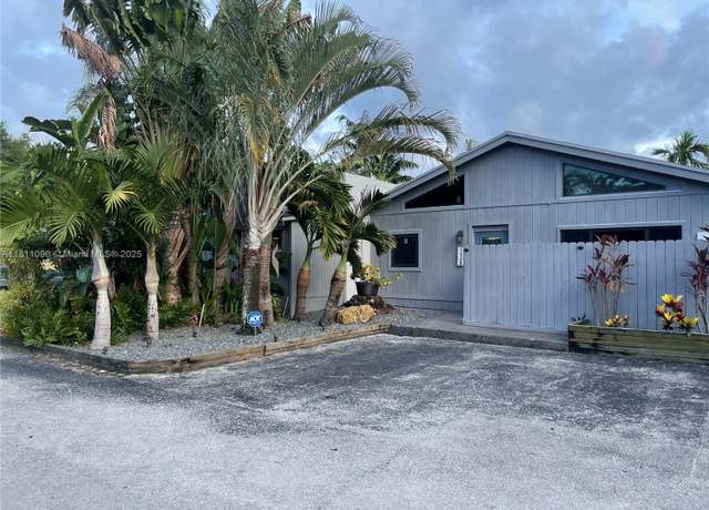 Property at 11308 SW 112th Cir Ln N, Miami, FL 33176, 2 beds, 2 baths
