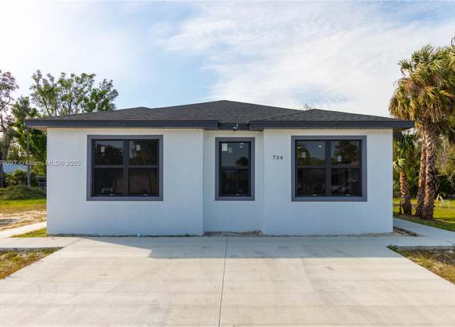 Property at 734 Veronica S Shoemaker Blvd, Fort Myers, FL 33916, 12 beds, 8 baths