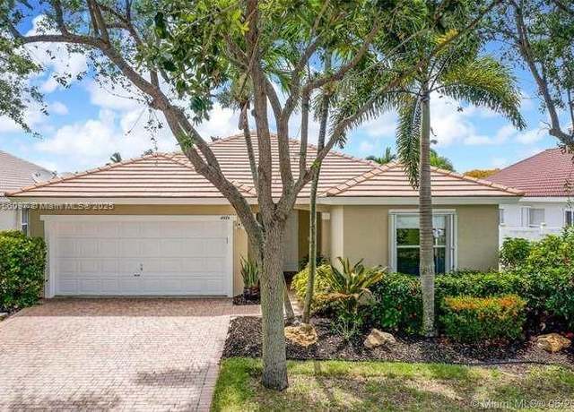Property at 4974 SW 34th Ter, Hollywood, FL 33312, 3 beds, 2 baths