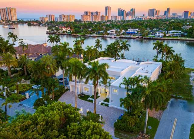 Property at 929 N Southlake Dr, Hollywood, FL 33019, 8 beds, 6.5 baths