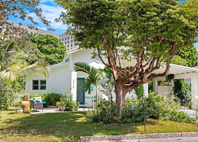 Property at 213 Florida Ave, Coral Gables, FL 33133, 3 beds, 2 baths