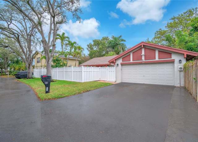Property at 66 Forest Cir, Cooper City, FL 33026, 3 beds, 2 baths