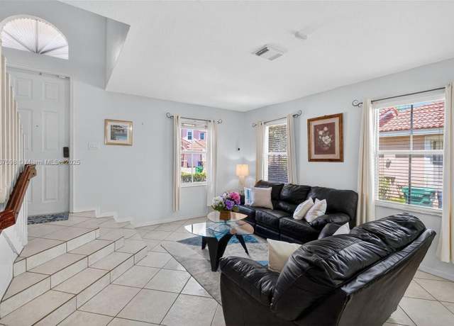 Property at 13810 SW 275th St, Homestead, FL 33032, 4 beds, 2.5 baths