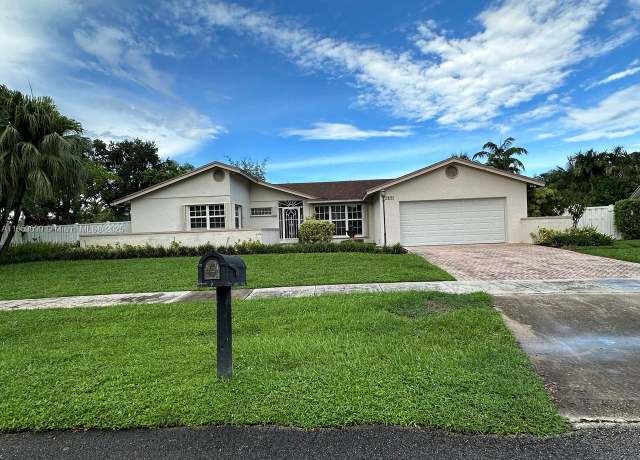 Property at 3800 Beach Way, Cooper City, FL 33026, 3 beds, 2 baths