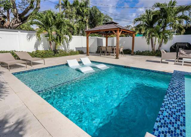 Property at 1535 Hollywood Blvd, Hollywood, FL 33020, 3 beds, 2 baths