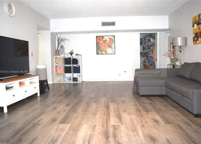Property at 6328 W Longboat Ln W #204, Boca Raton, FL 33433, 2 beds, 2 baths