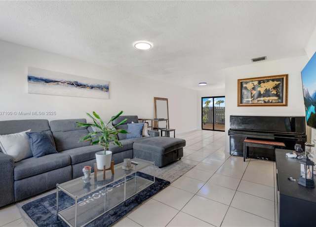 Property at 6605 Dockside Cir, Green Acres, FL 33463, 2 beds, 2 baths