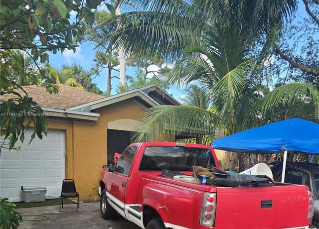 Property at 2817 NW 9th St, Fort Lauderdale, FL 33311, 3 beds, 2 baths