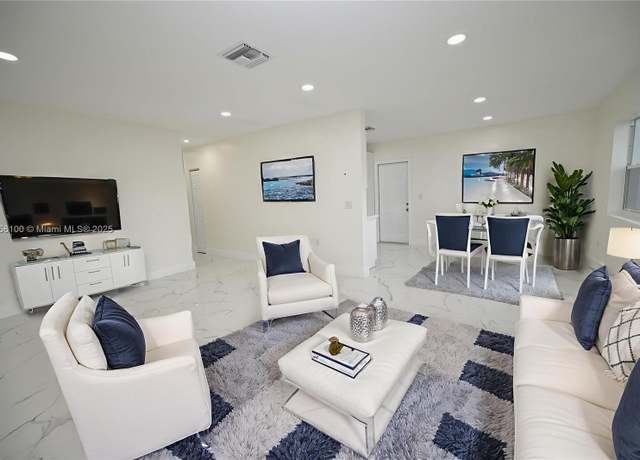 Property at 16900 SW 301st Ter, Homestead, FL 33030, 2 beds, 2 baths