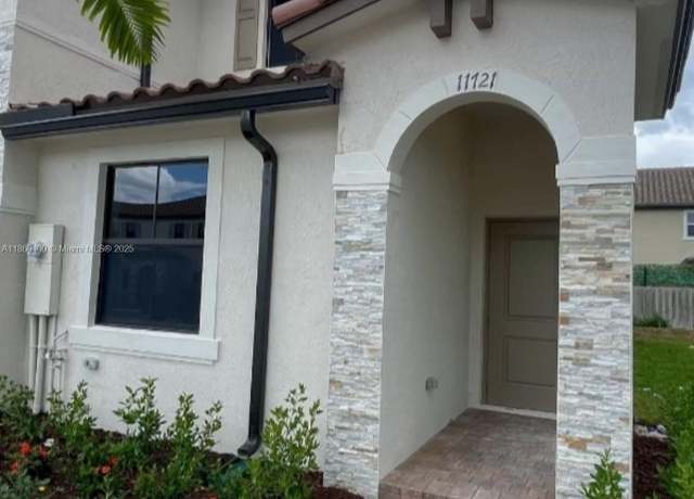 Property at 11721 SW 245th Ter, Homestead, FL 33032, 3 beds, 3 baths