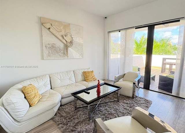Property at 5200 NW 83rd Ct, Doral, FL 33166, 4 beds, 3.5 baths