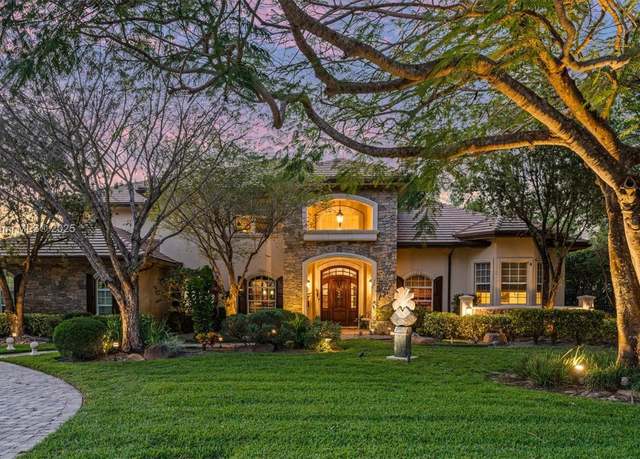 Property at 12483 Grand Oaks Dr, Davie, FL 33330, 6 beds, 5.5 baths