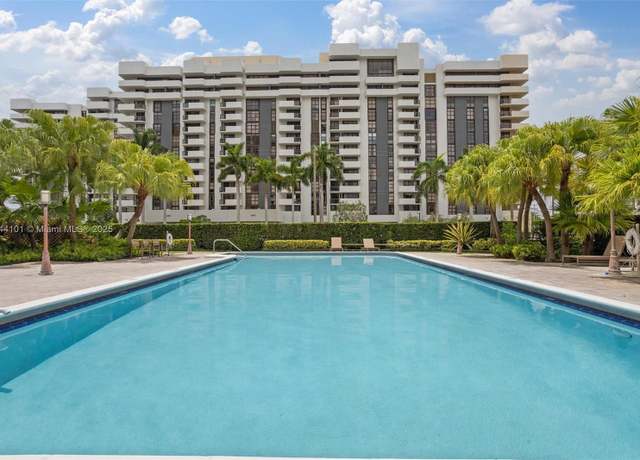 Property at 625 Biltmore Way #902, Coral Gables, FL 33134, 2 beds, 2 baths