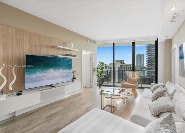Property at 801 S Miami Ave #4802, Miami, FL 33130, 2 beds, 2.5 baths