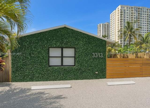Property at 3313 SE 3rd St, Pompano Beach, FL 33062, 5 beds, 4 baths