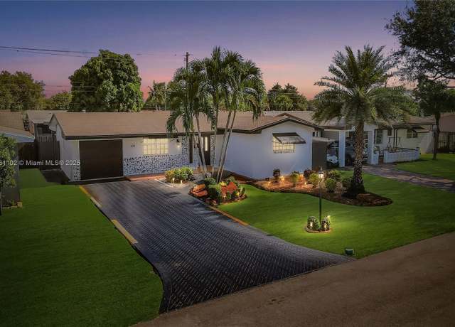 Property at 8571 NW 15th Ct, Pembroke Pines, FL 33024, 2 beds, 2 baths