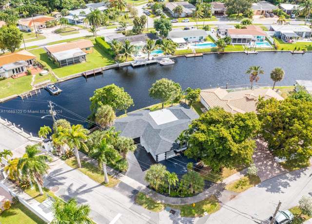 Property at 2856 NW 10th Ave, Wilton Manors, FL 33311, 3 beds, 2 baths
