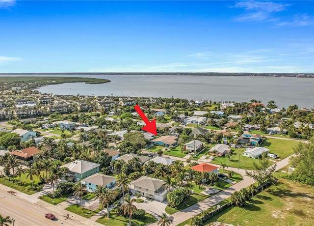 Property at 1115 Hernando St, Fort Pierce, FL 34949, 6 beds, 6 baths