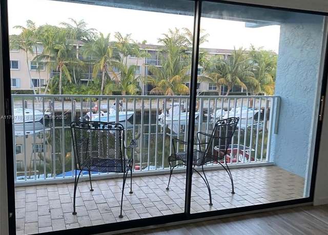 Property at 2115 NE 44th St, Lighthouse Point, FL 33064, 2 beds, 2.5 baths