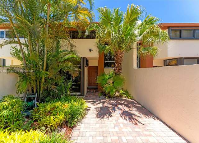 Property at 7909 SW 105th Ave, Miami, FL 33173, 3 beds, 2.5 baths