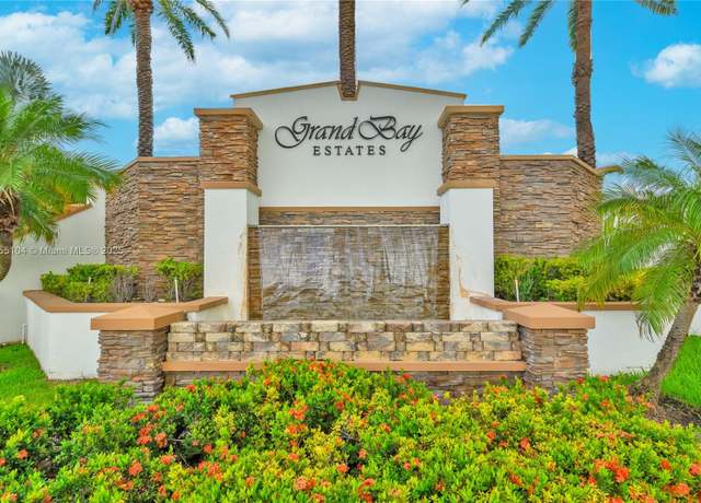Property at 8630 NW 101st Pl, Doral, FL 33178, 4 beds, 3 baths