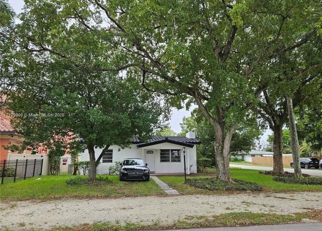 Property at 700 NE 7th St, Pompano Beach, FL 33060, 4 beds, 2 baths