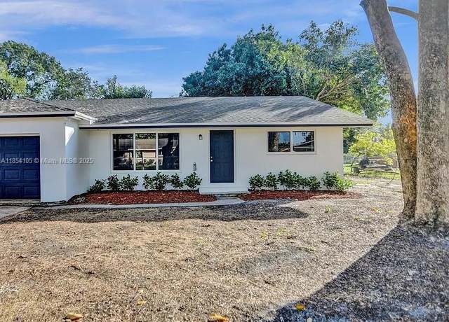 Property at 4040 SW 54th Ave, Davie, FL 33314, 4 beds, 2 baths