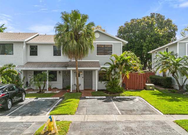 Property at 301 NW 106th Ter, Pembroke Pines, FL 33026, 2 beds, 2.5 baths