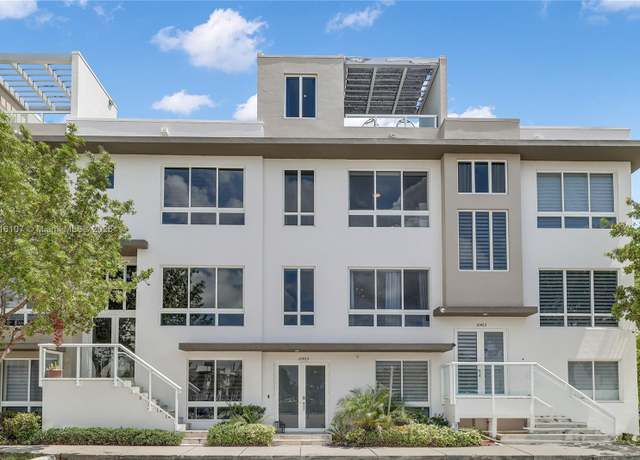Property at 10465 NW 66th St, Doral, FL 33178, 3 beds, 4 baths