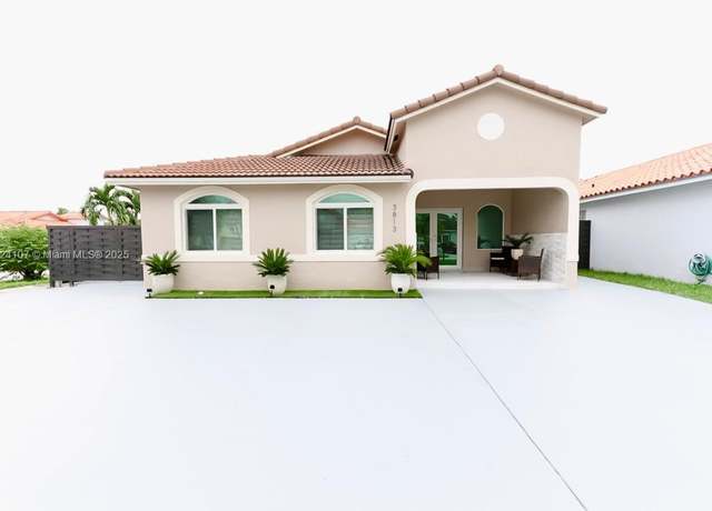 Property at 3813 SW 149th Pl, Miami, FL 33185, 4 beds, 2.5 baths