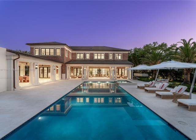 Property at 6575 SW 96th St, Pinecrest, FL 33156, 7 beds, 8.5 baths