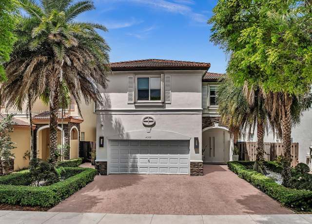 Property at 4362 NW 112th Ct, Doral, FL 33178, 4 beds, 2.5 baths
