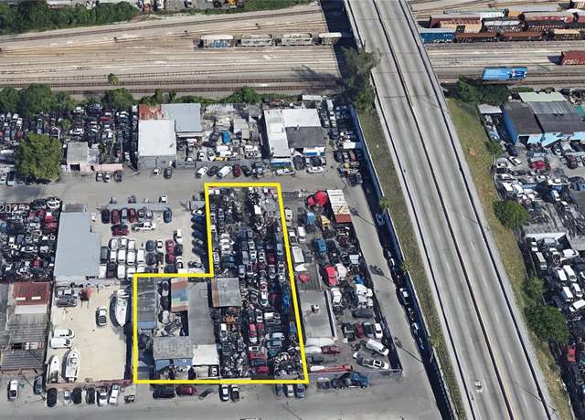 Property at 4935 E 10th Ln, Hialeah, FL 33013