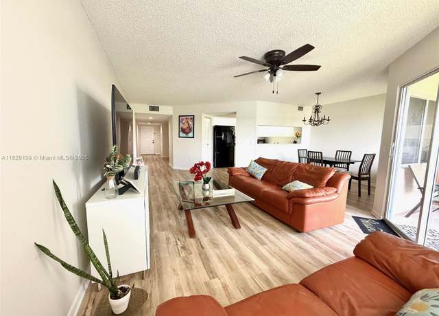Property at 1400 SW 137th Ave Unit 411F, Pembroke Pines, FL 33027, 1 bed, 1.5 baths