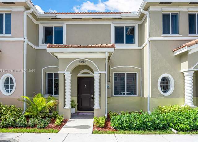 Property at 1042 SE 23rd Ter, Homestead, FL 33035, 3 beds, 2.5 baths