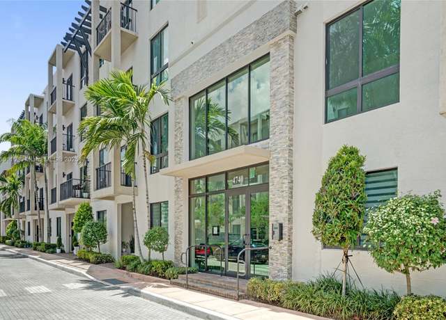Property at 4740 NW 84th Ct #42, Doral, FL 33166, 3 beds, 2 baths