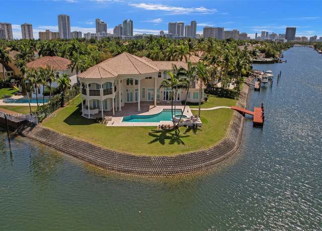 Property at 1130 Harbor Ct, Hollywood, FL 33019, 7 beds, 7.5 baths