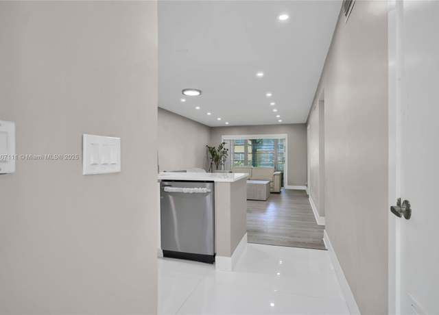 Property at 100 Ashbury Rd #103, Hollywood, FL 33024, 2 beds, 2 baths