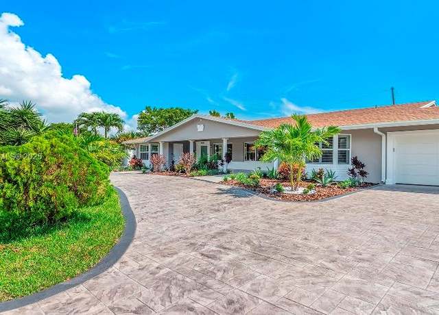 Property at 1765 NE 58th St, Fort Lauderdale, FL 33334, 9 beds, 6 baths