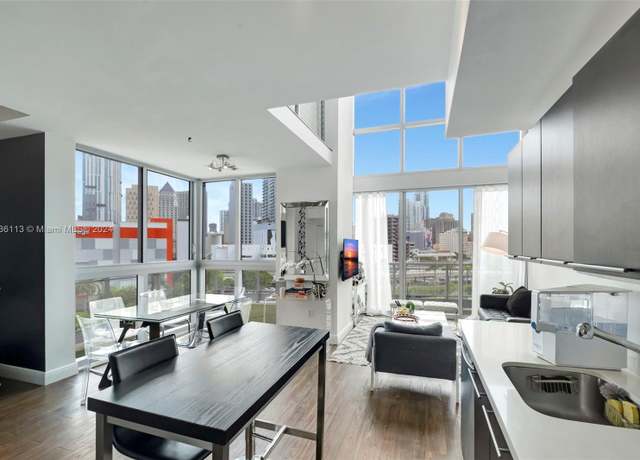 Property at 90 SW 3rd St Unit TH700A, Miami, FL 33130, 2 beds, 2.5 baths