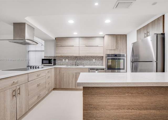 Property at 20350 W Country Club Dr Unit 120-4, Aventura, FL 33180, 3 beds, 2.5 baths