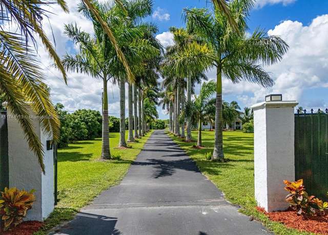 Property at 20520 SW 190th St, Miami, FL 33187, 4 beds, 3 baths