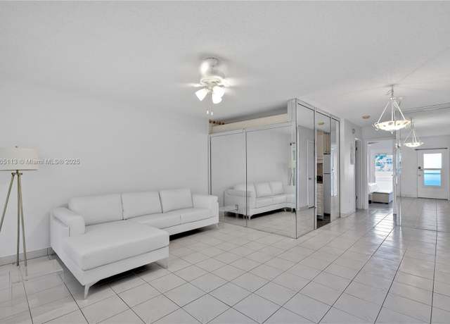 Property at 15610 NE 6th Ave Unit 5C, Miami, FL 33162, 1 bed, 1 bath