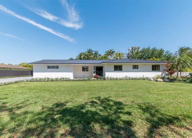 Property at 9781 SW 121st St, Miami, FL 33176, 4 beds, 3.5 baths