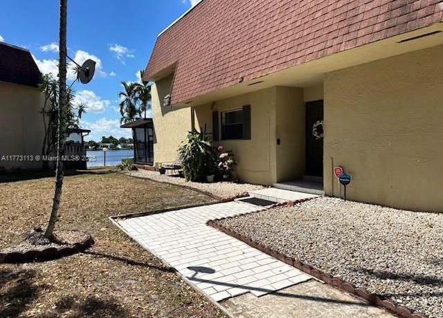 Property at 8920 Palm Tree Ln #8920, Pembroke Pines, FL 33024, 4 beds, 2.5 baths