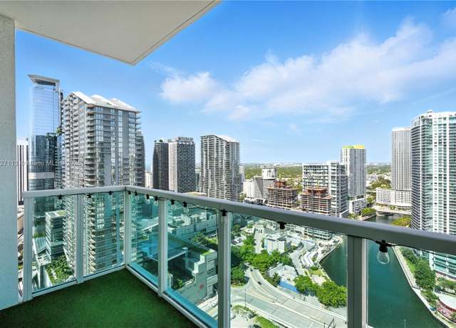 Property at 31 SE 5th St #4021, Miami, FL 33131, 3 beds, 2.5 baths
