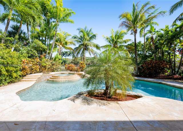 Property at 906 Windward Way, Weston, FL 33327, 5 beds, 4 baths