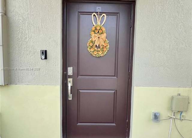 Property at 2382 SE 10th St, Homestead, FL 33035, 3 beds, 2.5 baths