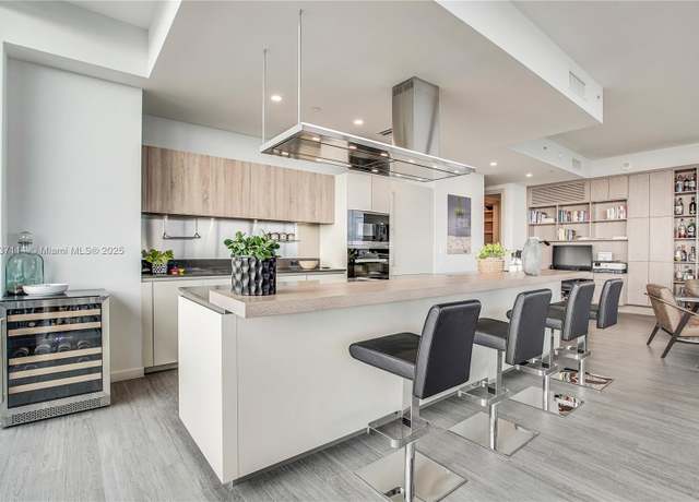 Property at 1000 Brickell Plz Ph 6002, Miami, FL 33131, 3 beds, 3.5 baths
